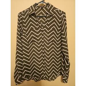 Express Women's Chevron‎ Shirt Size Small Button-Down Olive Green and White